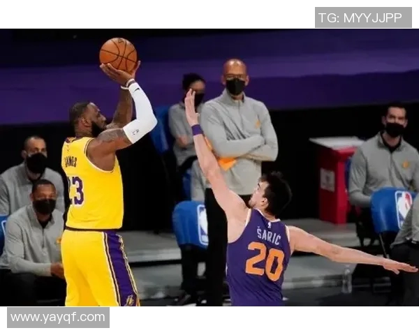 太阳客场击败篮网，布克砍下30+分，展现MVP级表现